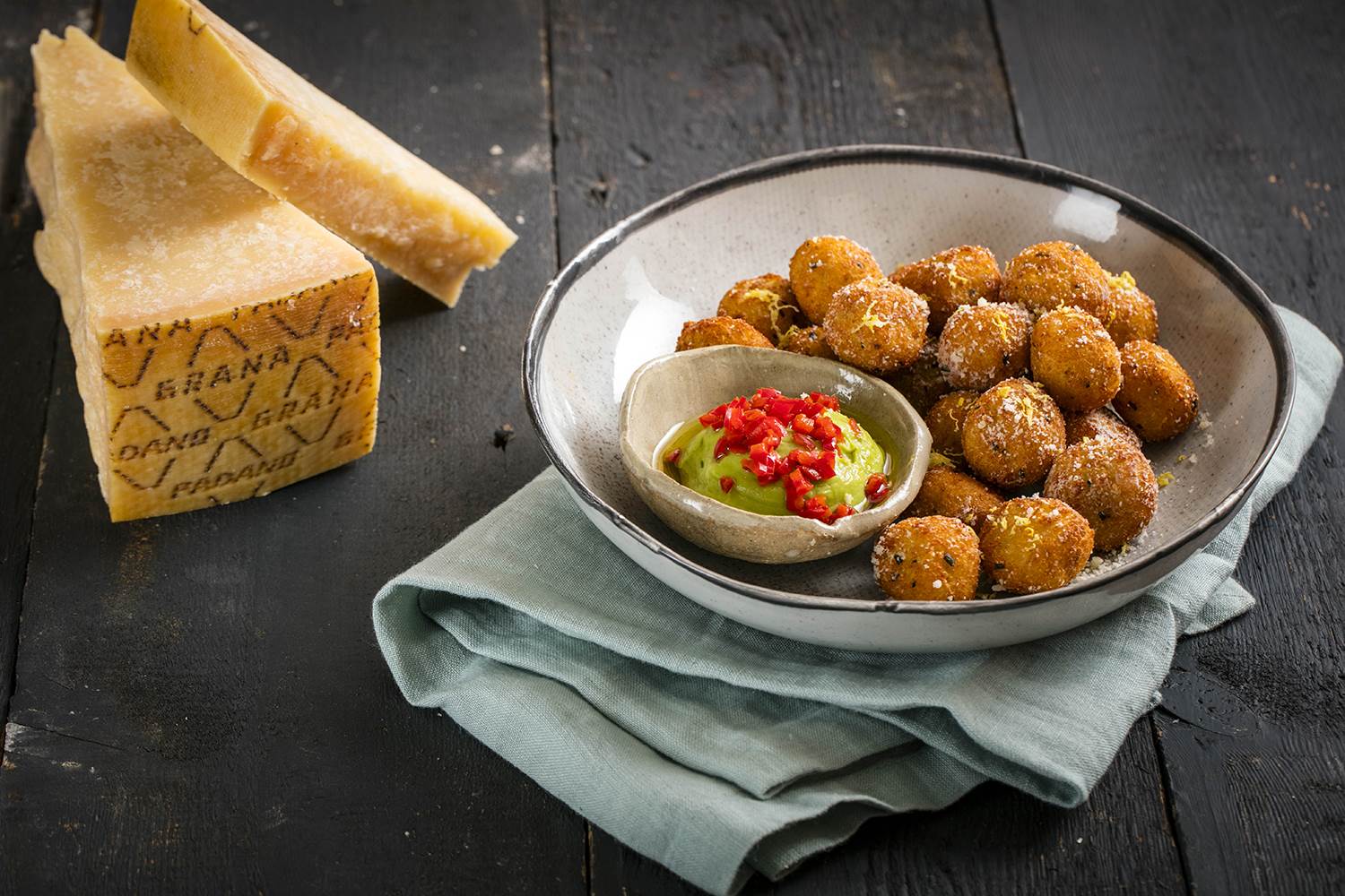 Grana Padano ciabatta dumplings with avocado, Amalfi lemon and chilli dip
