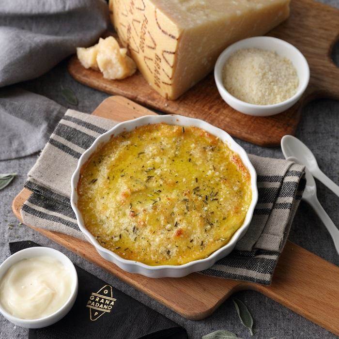 Creme brulèe salada al Grana Padano con hierbas aromáticas