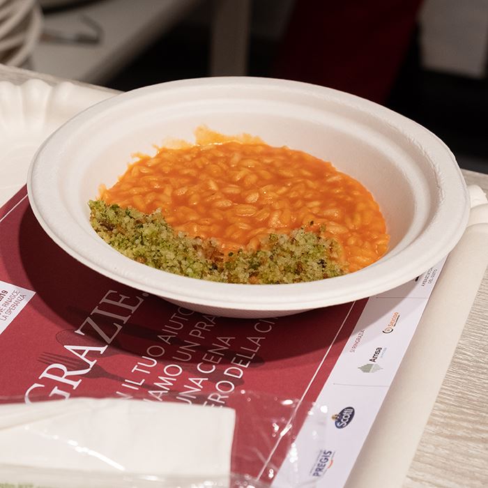 Risotto al pomodoro d’agosto e crumble al basilico Risotto al pomodoro d’agosto e crumble al basilico