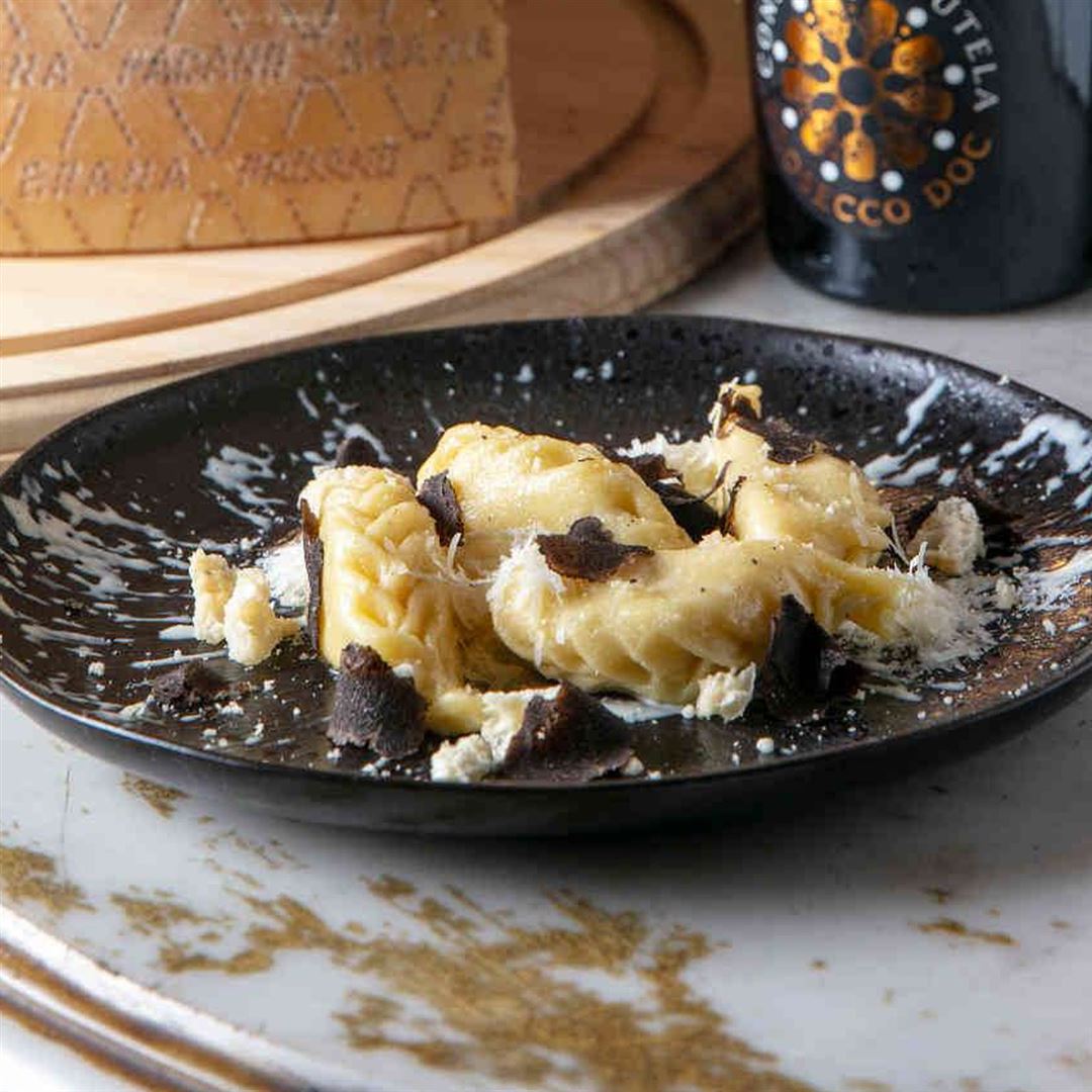 Culurgiones al tartufo nero e Grana Padano