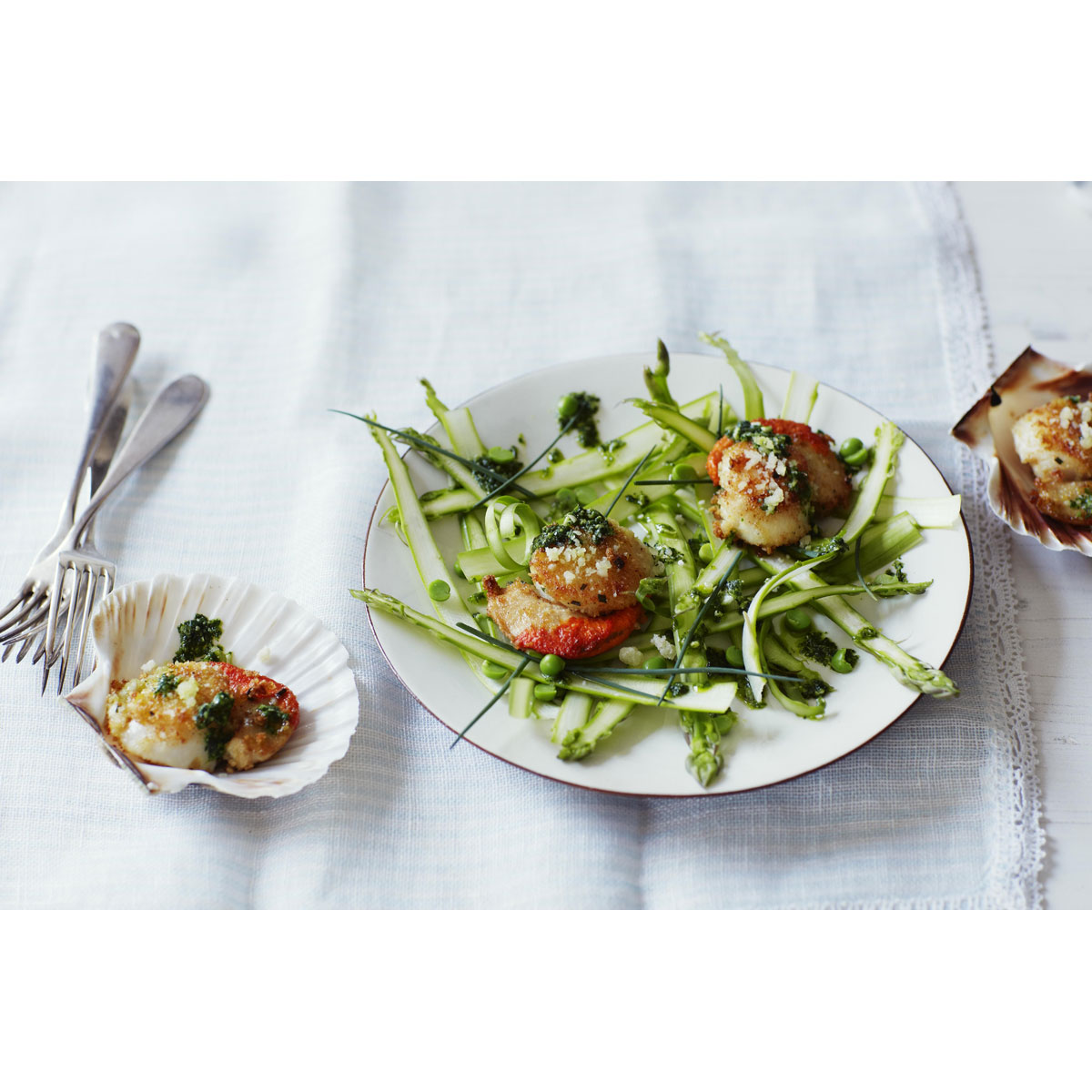 Scallop and English asparagus with Grana Padano