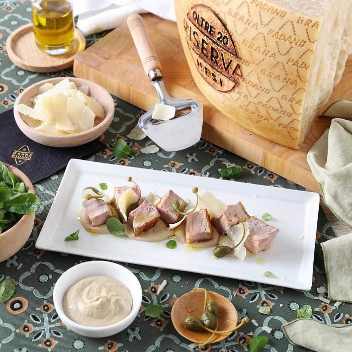 Stuzzichini di vitello tonnato, capperi e scaglie di Grana Padano DOP RISERVA