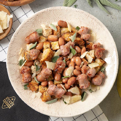 Panzanella di borlotti salvia salsiccia pane croccante e Grana Padano Riserva p
