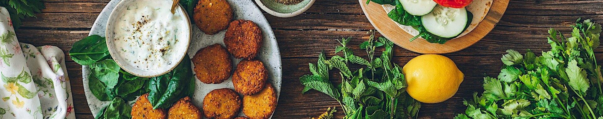 falafel-con-salsa-tzatziki